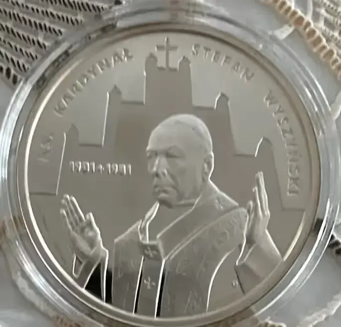 10 zł Kardynał Stefan Wyszyński 2001 — praca twórcy Jan na Freshwall Marketplace
