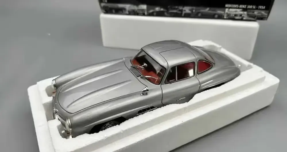 1:18 Mercedes 300 SL Gullwing (W198) 1954 Minichamps — praca twórcy Jakub na Freshwall Marketplace