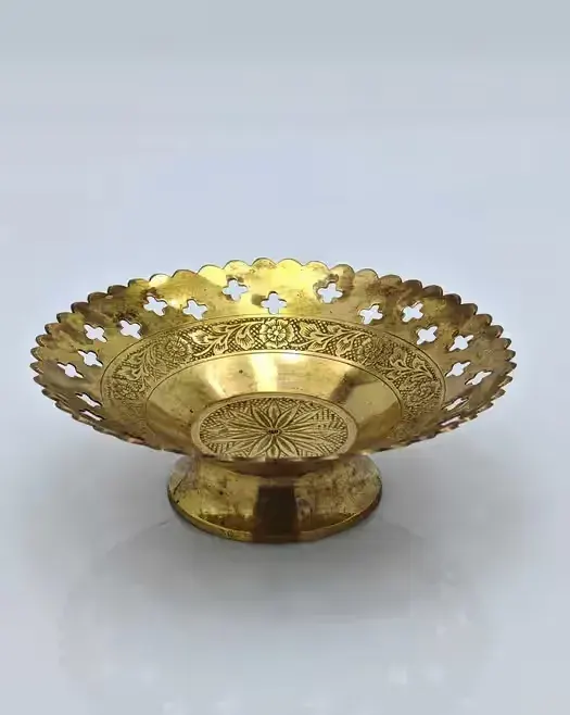 Ażurowa paterka vintage retro-metalowa złota misa dekoracyjna - 15 cm — praca twórcy Nowi na Freshwall Marketplace