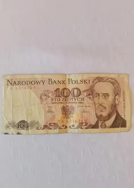 Banknot pieniądze — praca twórcy Doris na Freshwall Marketplace