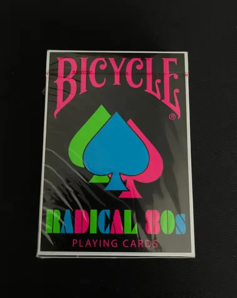 Bicycle Radical 80s - nowa, zafoliowana talia kart — praca twórcy Fondue na Freshwall Marketplace