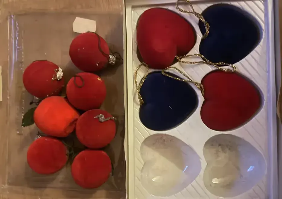 Bombki choinkowe pluszowe aksamitne serduszka i okragle retro prl — praca twórcy kasiamarydia70 na Freshwall Marketplace