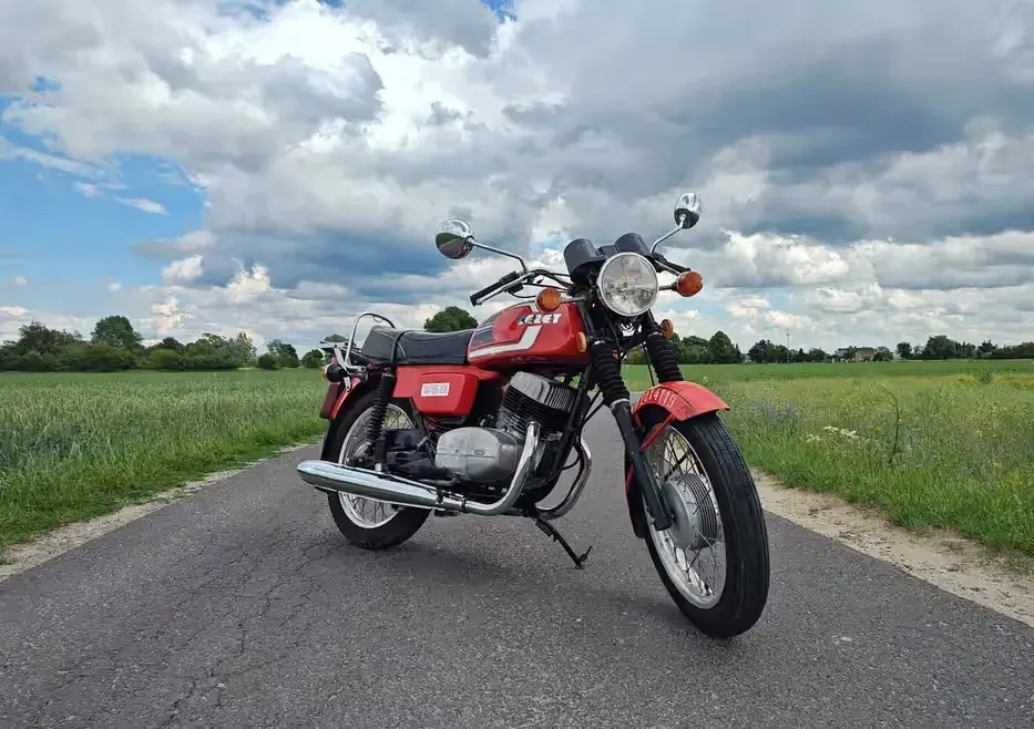 CZ 350 (Cezeta) z silnikiem Jawy – 1986 r., CZARNE TABLICE, stan kolekcjonerski! — praca twórcy KacperK na Freshwall Marketplace