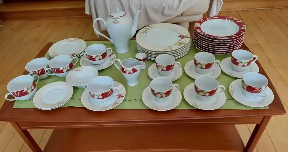 Duży Serwis Włocławek   PRL - mix&match 43 szt. — praca twórcy Marian na Freshwall Marketplace