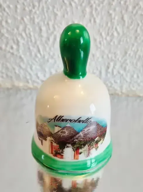 Dzwoneczek kolekcjonerski Alberobello — praca twórcy hanna na Freshwall Marketplace