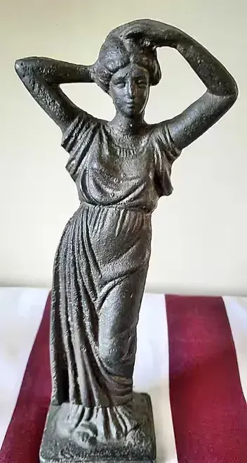 Figurka kobiety z brązu - 21 cm — praca twórcy Włodzimierz na Freshwall Marketplace