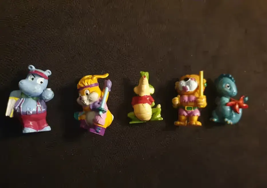 Figurki, zabawki z jajka kinder niespodzianka lata 90 — praca twórcy Gosia na Freshwall Marketplace