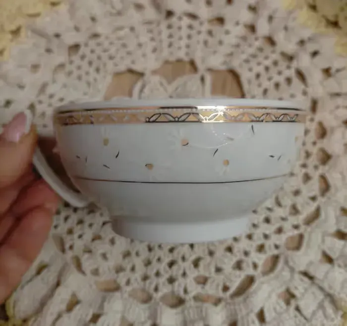 Filiżanka do herbaty z serwisu Lubiana — praca twórcy Helena na Freshwall Marketplace