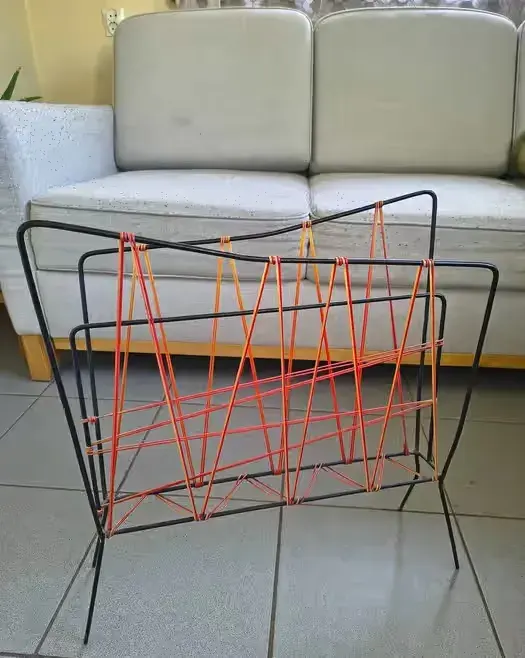 Gazetnik, stojak na gazety PRL, retro, vintage — praca twórcy Magdalena na Freshwall Marketplace