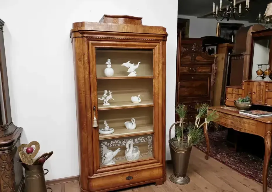 Jesionowa  witryna  biedermeier antyk 816 /2025 — praca twórcy Jakub na Freshwall Marketplace