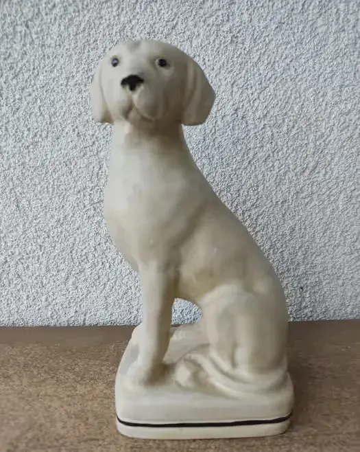 Kamienna figurka labrador — praca twórcy Przemek na Freshwall Marketplace
