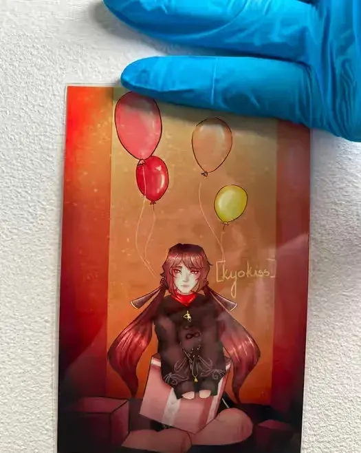 Karta Genshin Impact HU TAO Autorska Grafika Fanart Handmade Kolekcjonerska Laminat — praca twórcy ManiaA na Freshwall Marketplace