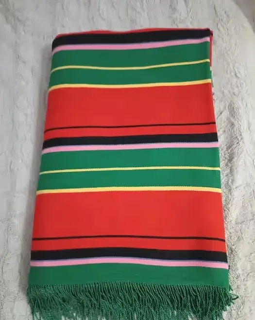 Kilim / pasiaki / narzuta, z zielonymi frędzlami — praca twórcy Ania na Freshwall Marketplace