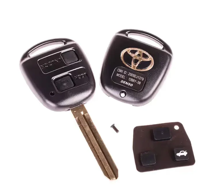 Kolekcja konfiguracja 2 przyciski kluczyk do Toyota logo — praca twórcy Kamil na Freshwall Marketplace