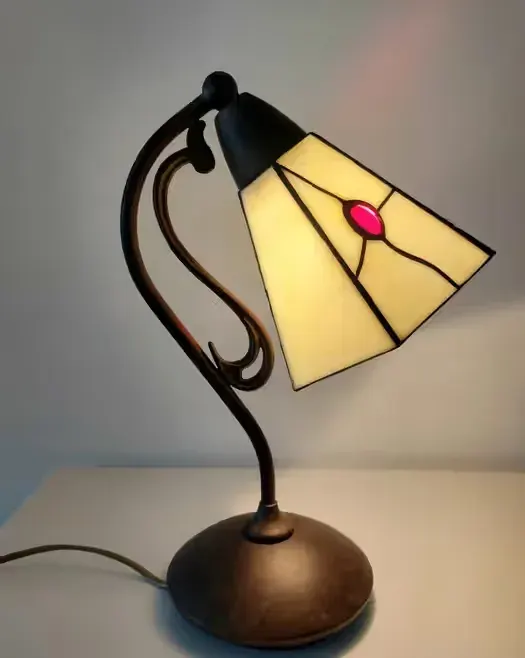Lampka nocna witrażowa z PRL-u — praca twórcy Margolcia na Freshwall Marketplace