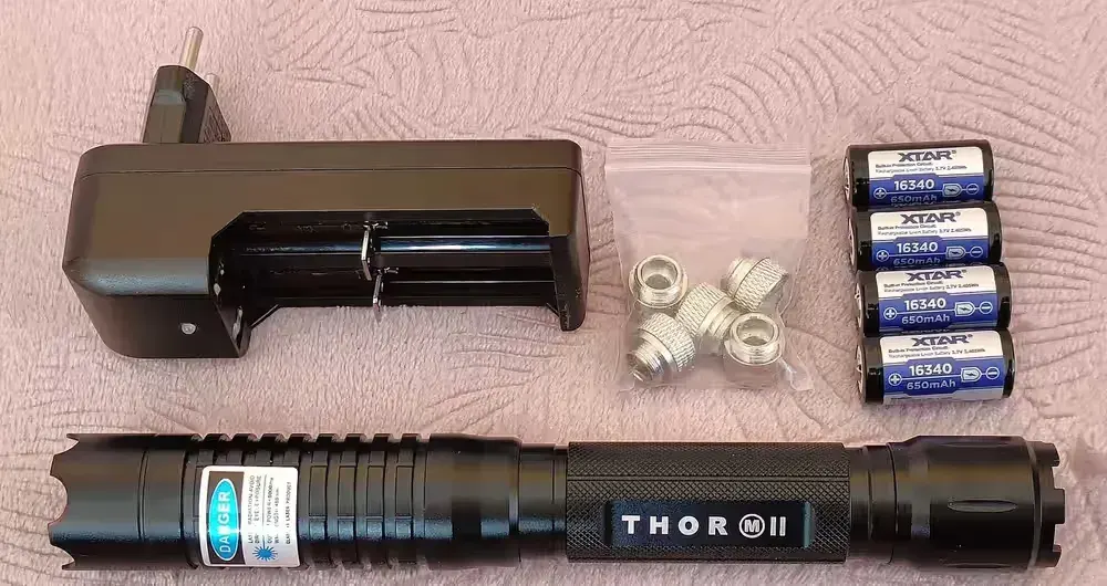 Laser wskaźnik laserowy niebieski Thor M2 - prawdziwe 3W mocy — praca twórcy Krzysztof na Freshwall Marketplace
