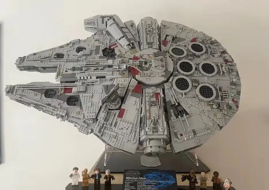 LEGO 75192 UCS Sokół Millennium – złożony, komplet + podstawka — praca twórcy Paweł na Freshwall Marketplace