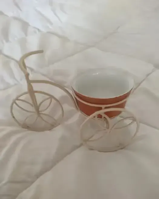 Mały świecznik szwedzka porcelana — praca twórcy Piotr na Freshwall Marketplace