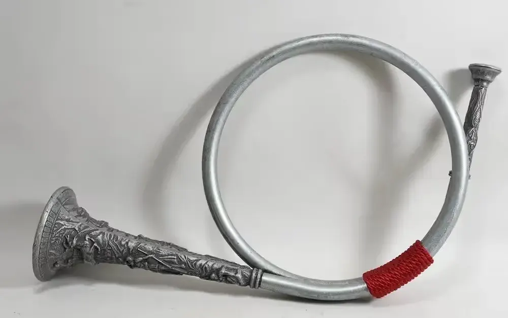 Metalowy róg myśliwski sygnałowy dekoracyjny 56 cm — praca twórcy Gwiazda Internetow na Freshwall Marketplace