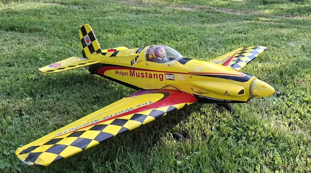 Midget Mustang EP mini — praca twórcy Michał na Freshwall Marketplace