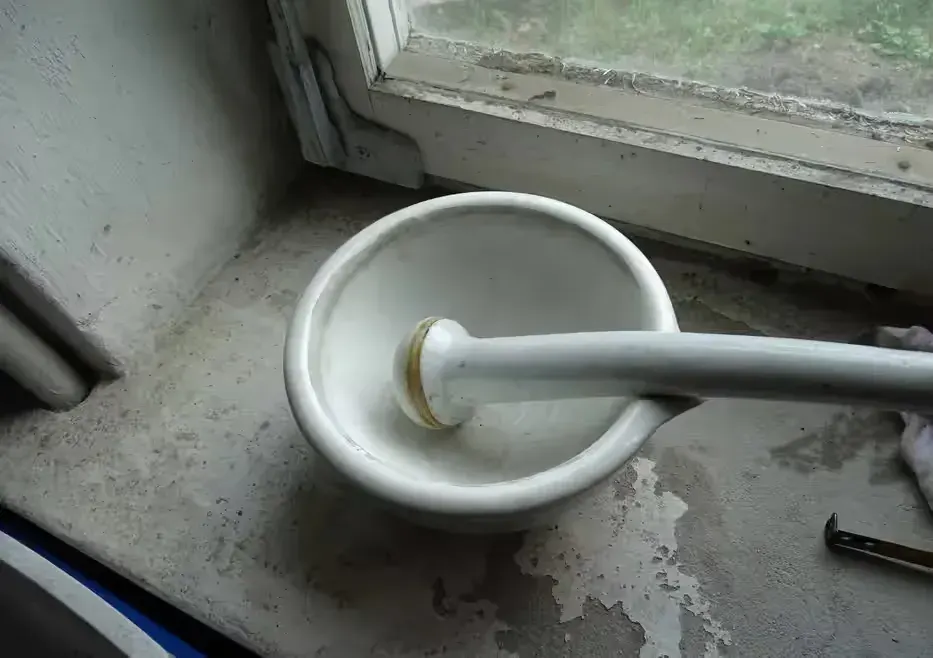 mozdzierz porcelanowy apteczny z pistelem  16cm — praca twórcy Marek na Freshwall Marketplace