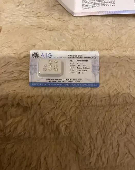 Naturalne diamenty 1,45 Carat, certyfikat AIG — praca twórcy Piotr na Freshwall Marketplace