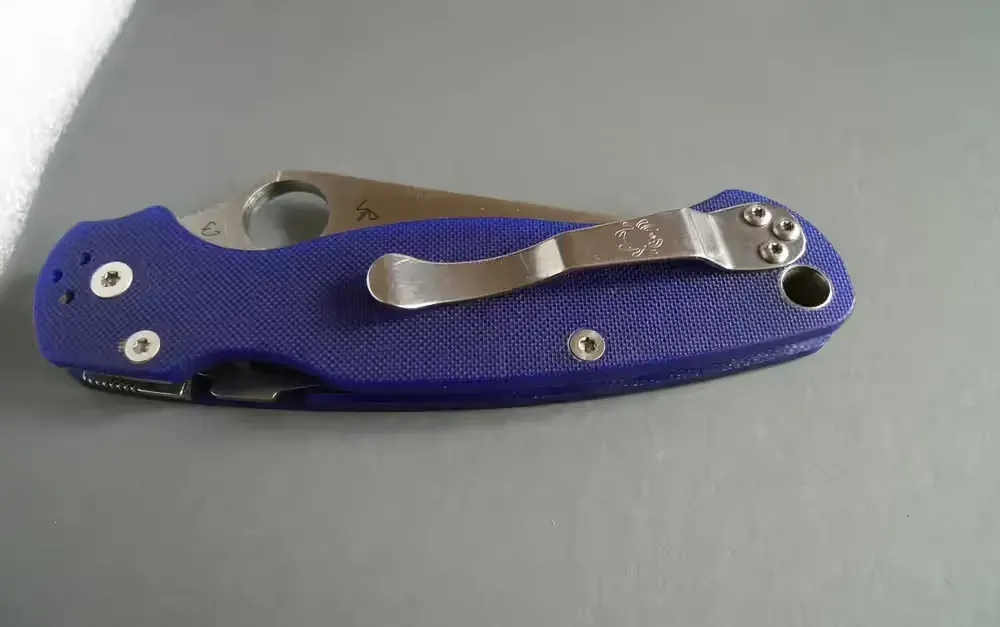 Nóż Spyderco Paramilitary2 — praca twórcy Zbyszek na Freshwall Marketplace