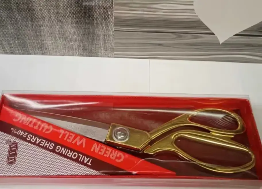 Nożyczki złote krawieckie średnie 240mm nowe solidne — praca twórcy Ewelina na Freshwall Marketplace