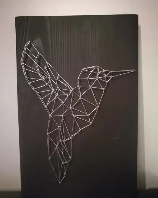 Obraz string art koliber/wilk/lis/sowa/jeleń/buldożek/kot — praca twórcy Karolina na Freshwall Marketplace