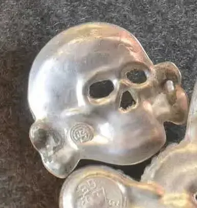 Orzeł Czaszka czapki SS Totenkopf — praca twórcy Marek na Freshwall Marketplace