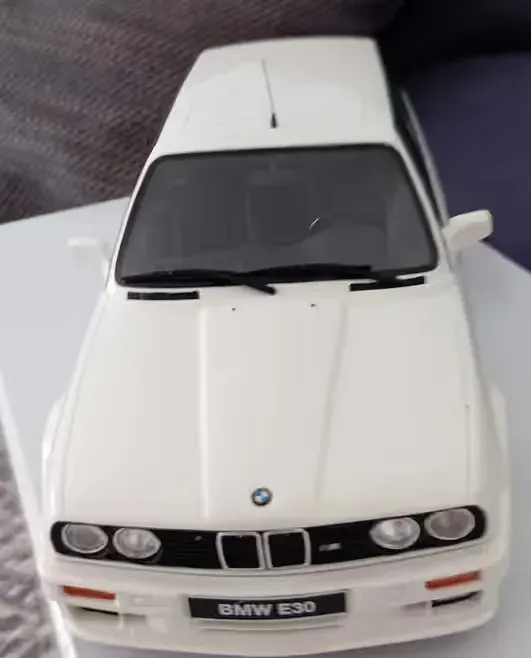 Otto Bmw E30 Touring M Pack 1:18- — praca twórcy Maciej na Freshwall Marketplace