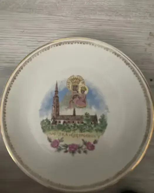 Piekny talerz pamiatka z czestochowy wałbrzych — praca twórcy Andrzej na Freshwall Marketplace