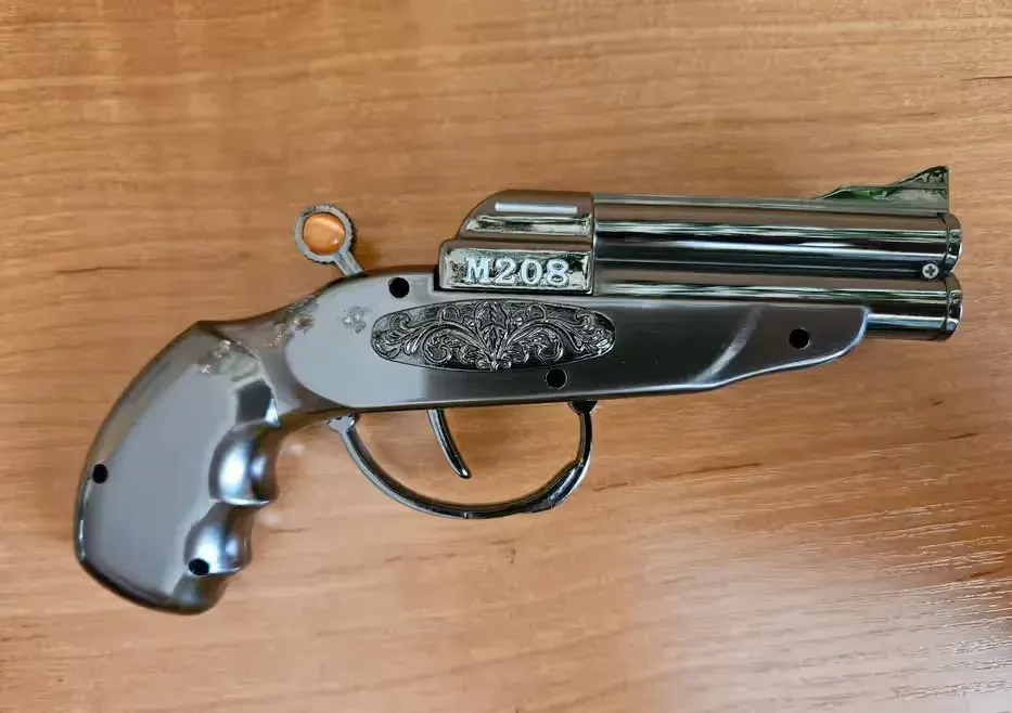 Pistolet zapalniczka — praca twórcy Rrr na Freshwall Marketplace