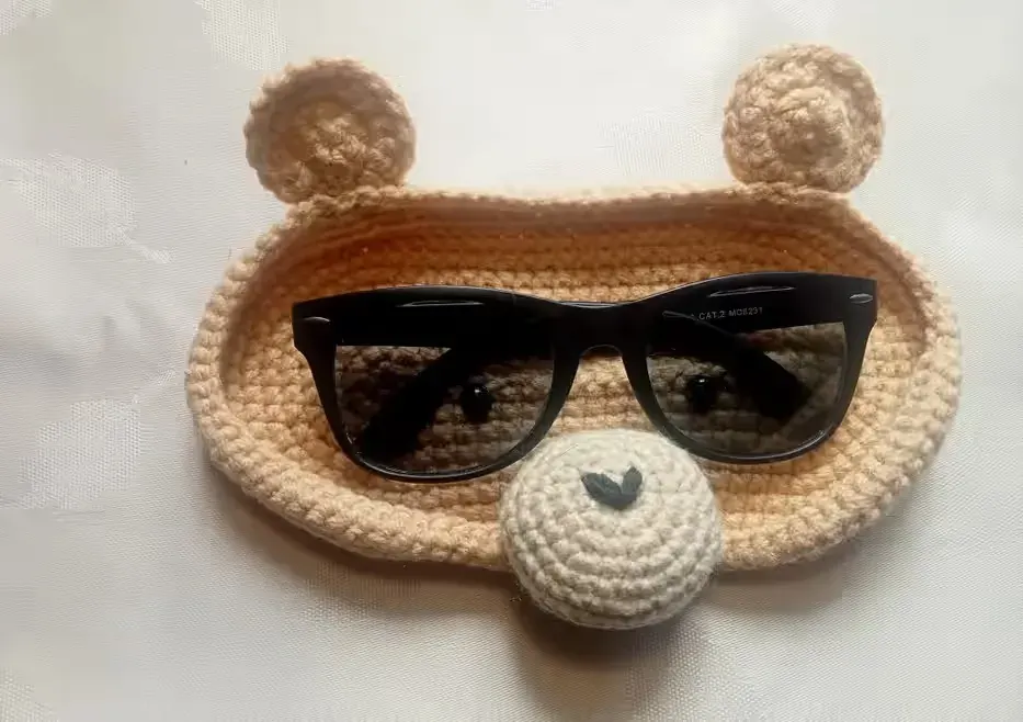 Podkładki pod okulary — praca twórcy Joanna Kosmowska na Freshwall Marketplace