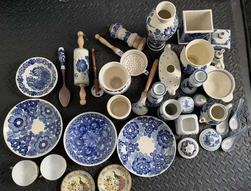 Porcelana, talerze, filiżanki, przyrzady i akcesoria, włocławek i inne — praca twórcy Mik na Freshwall Marketplace