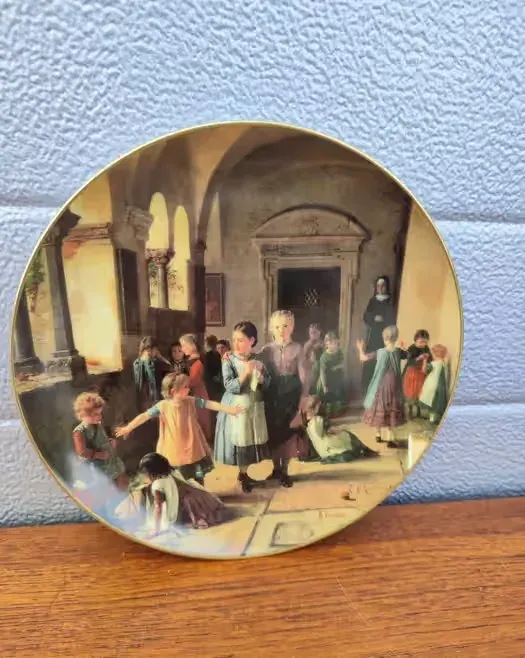 Porcelanowy talerz dekoracyjny Hutschenreuther - vintage - design - U — praca twórcy skarbywyszukane na Freshwall Marketplace
