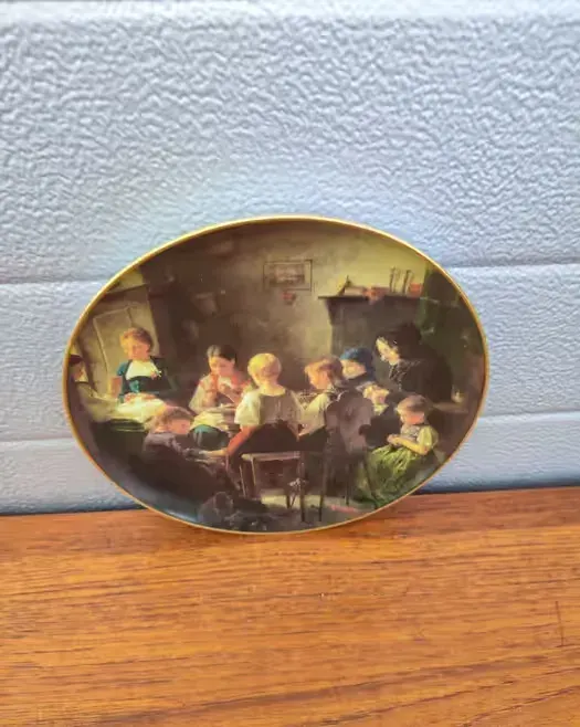 Porcelanowy talerz dekoracyjny Hutschenreuther - vintage - design - U — praca twórcy skarbywyszukane na Freshwall Marketplace