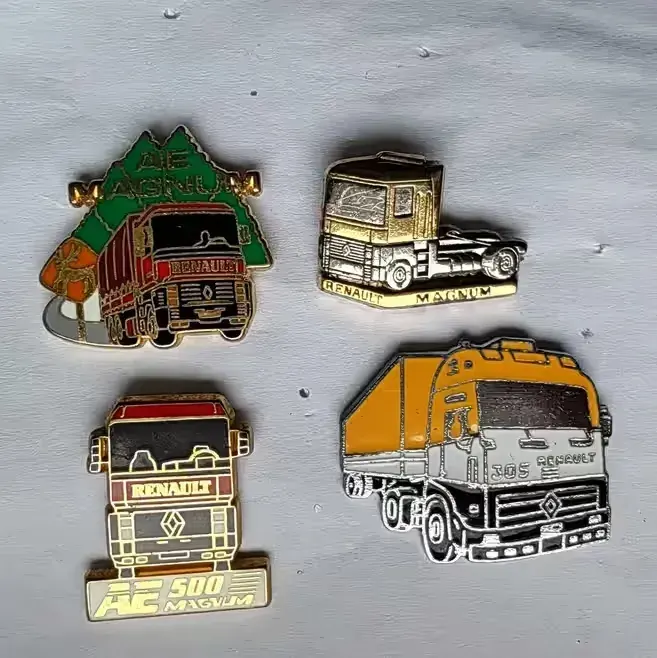 przypinka Renault 305 Magnum truck 4 szt. — praca twórcy Jarek na Freshwall Marketplace