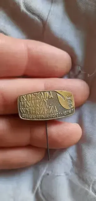 Przypinka wpinka prl 90 lat pisarzy wybrzeża — praca twórcy Łukasz na Freshwall Marketplace