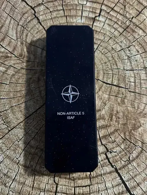 Pudełko, etui na medal ISAF — praca twórcy Artur na Freshwall Marketplace