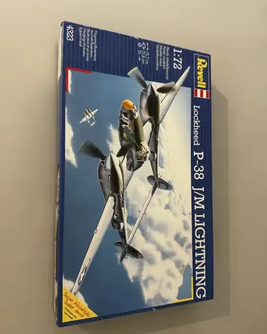 Revell Lockhead P-38 J/M Lightning model samolotu — praca twórcy Jakub na Freshwall Marketplace