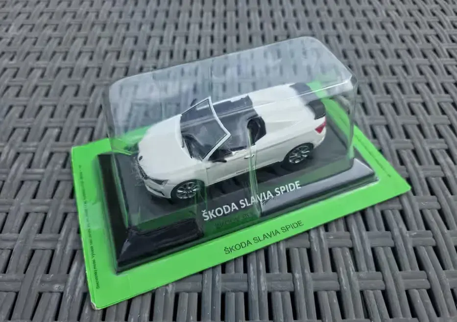 Skoda Slavia Spider 1:43 - Kaleidoskop slavnych vozu #128 — praca twórcy Piotr na Freshwall Marketplace