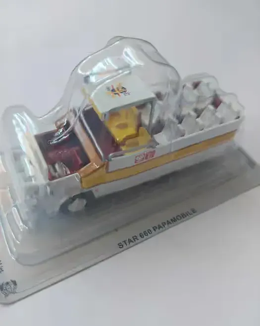 Star 660 Papamobile, Kultowe Auta, 1:72 nowy z wysyłką — praca twórcy Dana na Freshwall Marketplace