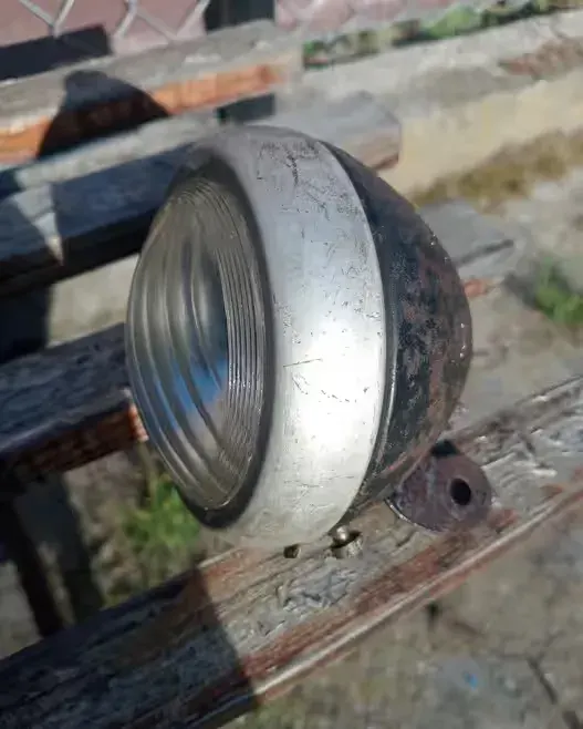 Stara Lampa Rowerowa Retro Vintage z epoki PRL — praca twórcy Likwidacja Wyprzedaż Własnej Kolekcji Zbiorów na Freshwall Marketplace