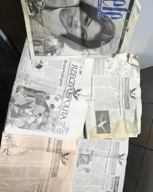 Stare gazety Rzeczpospolita 1994 — praca twórcy Joanna na Freshwall Marketplace