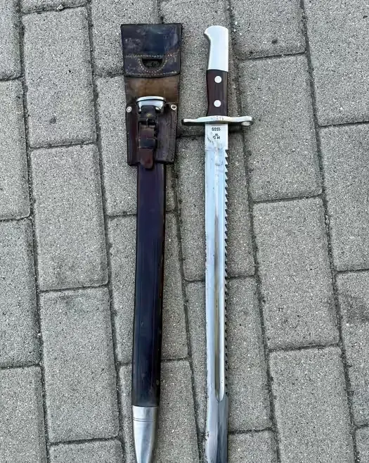 STARY Bagnet Szwajcarski z Piłą M1914 — praca twórcy xxx na Freshwall Marketplace