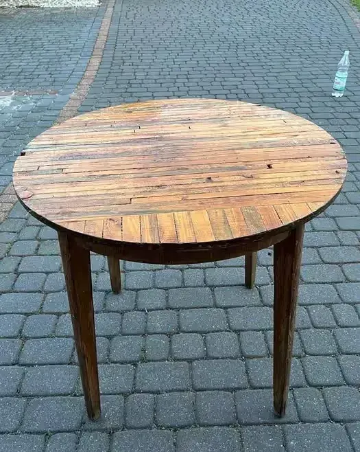stary drewniany stół do sprzedania — praca twórcy Katarzyna na Freshwall Marketplace