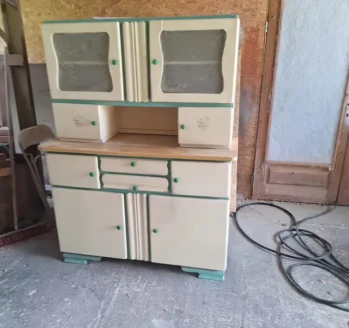 Stary kredens kuchenny PRL retro vintage 130 cm – Cierpice (do renowacji) — praca twórcy Jarosław na Freshwall Marketplace