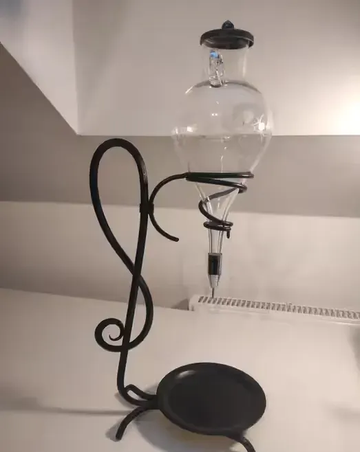 Stary, piękny stojak na wino aerator

Metalowy, ozdobny stojak ze szkl — praca twórcy Łukasz na Freshwall Marketplace