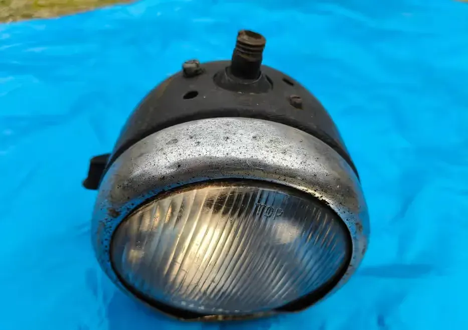 Stary reflektor lampa BALKANCAR H36.8.640.914 MADE IN BULGARIA — praca twórcy Felicja na Freshwall Marketplace